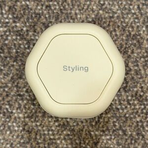 Cadence Capsule Sand “Styling”